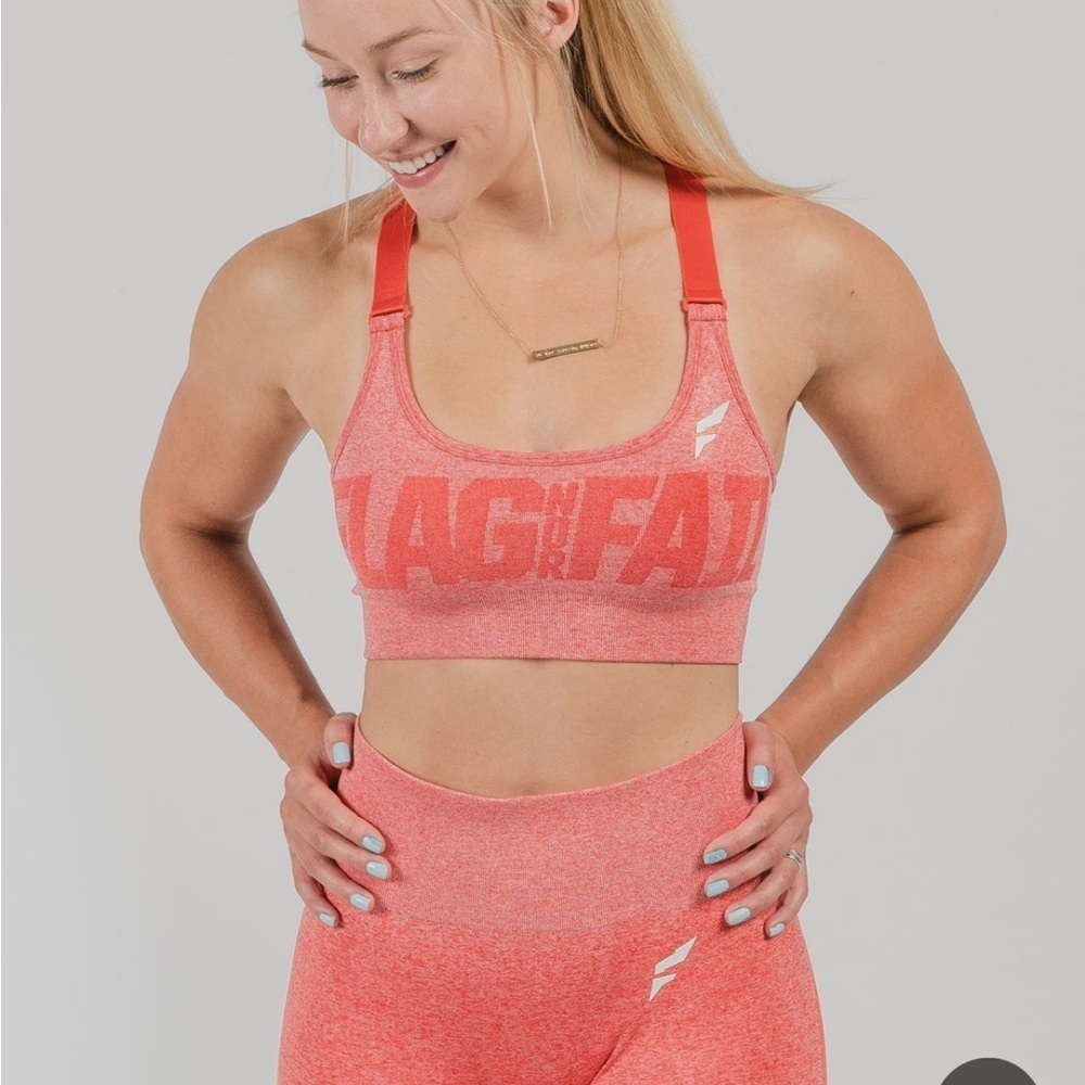 [Flag Nor Fail] NWT SEAMLESS SPORTS BRA - RED